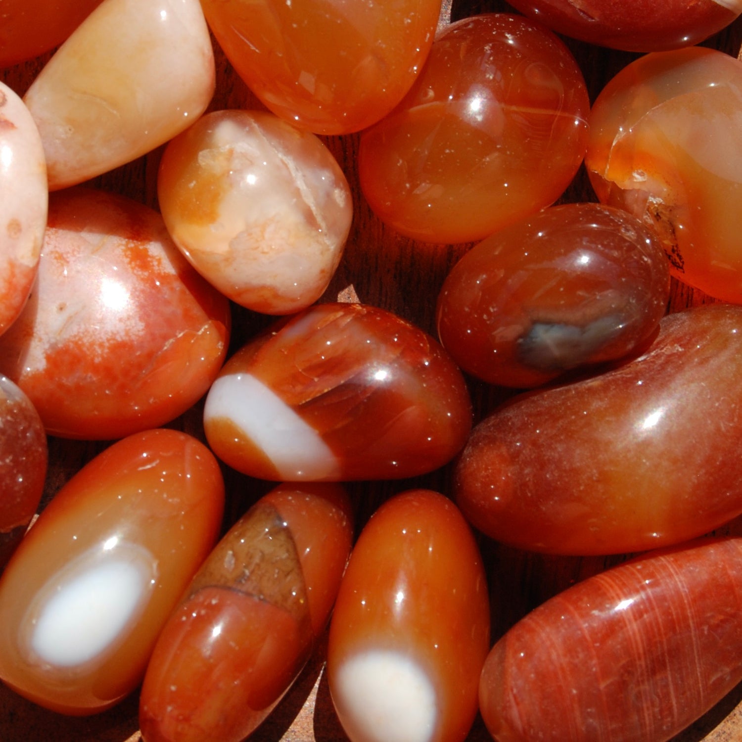 Carnelian Agate Crystal Tumbled Stones