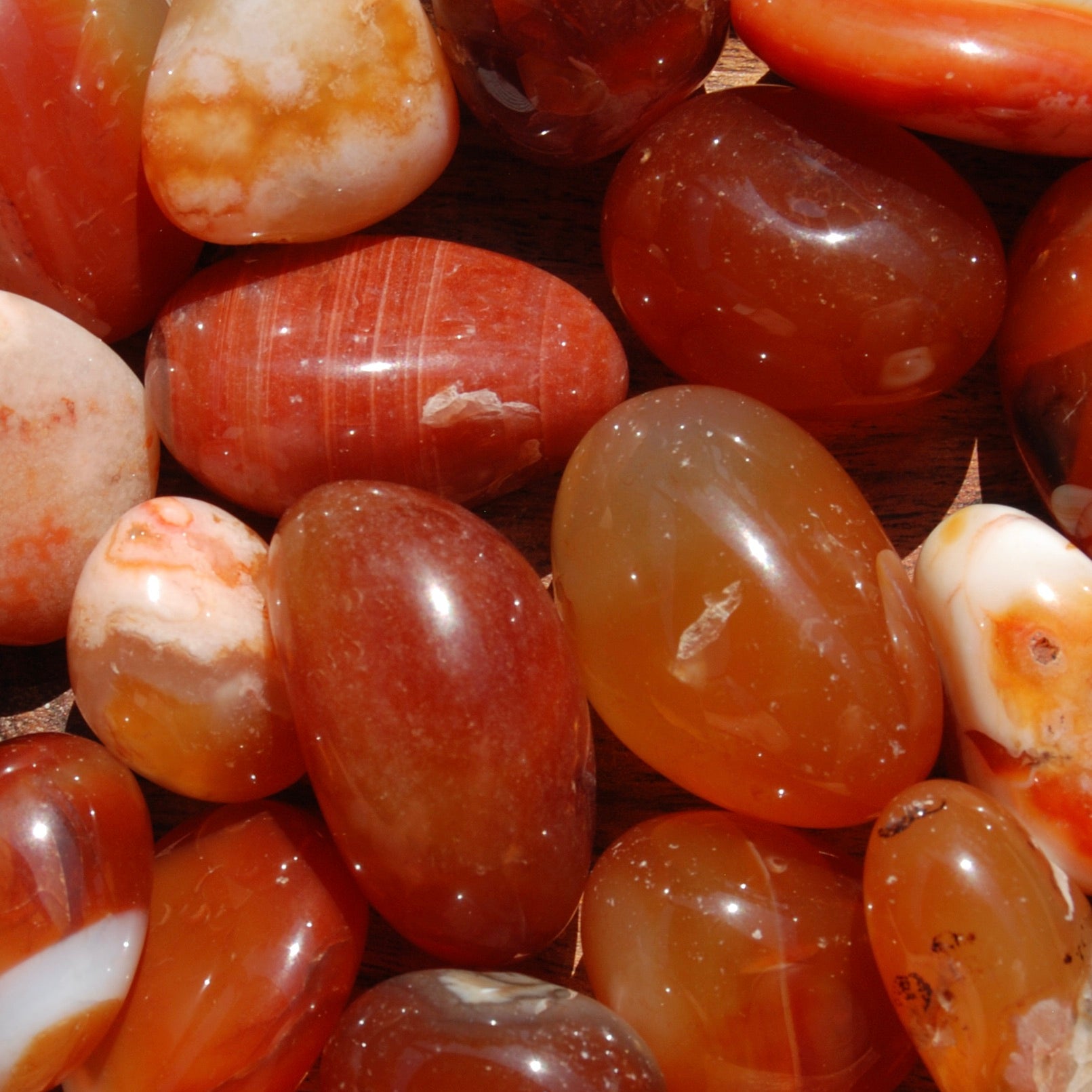 Carnelian Agate Crystal Tumbled Stones