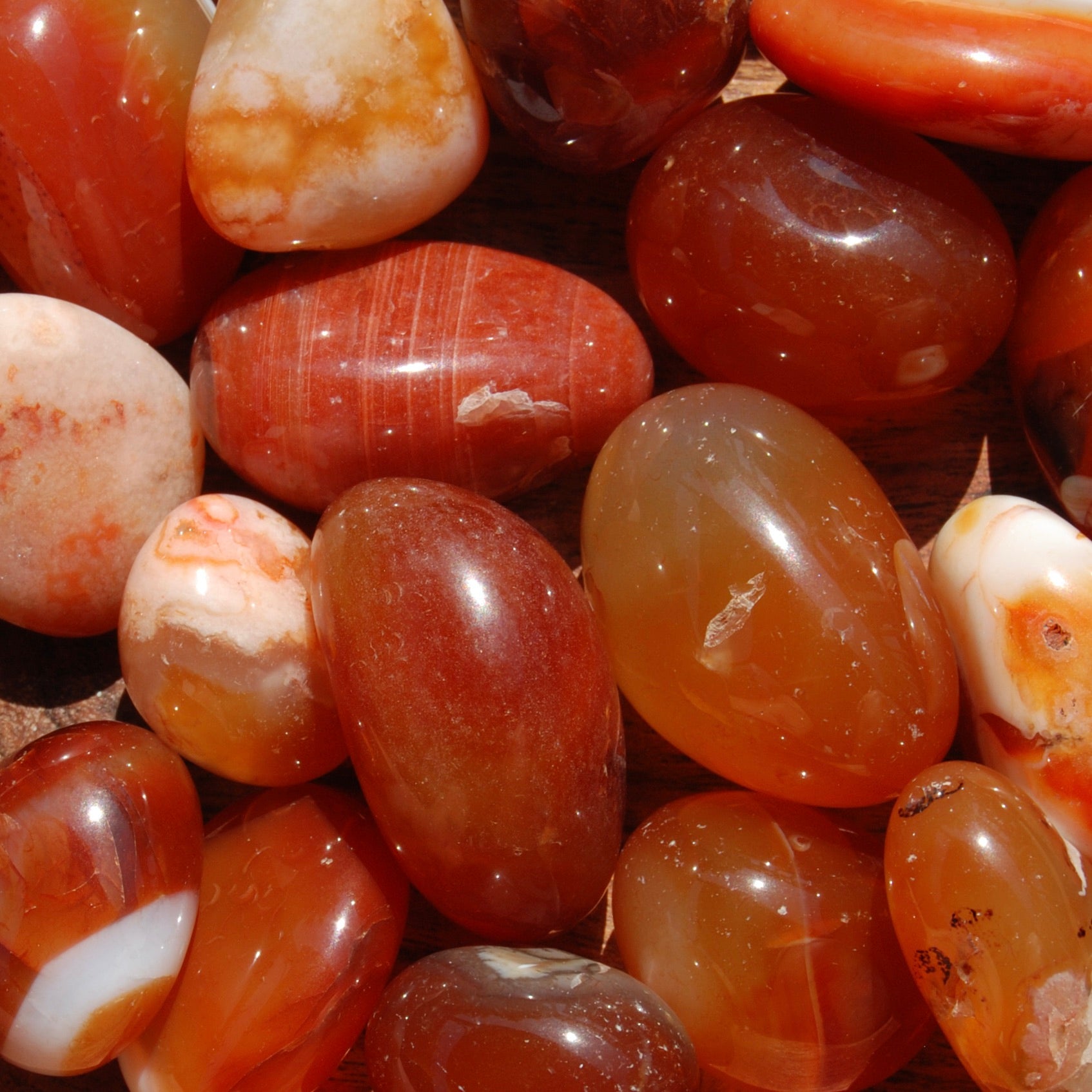 Carnelian Agate Crystal Tumbled Stones