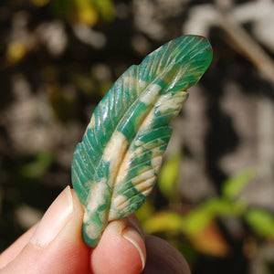 Green Sakura Flower Agate Crystal Feather Carving