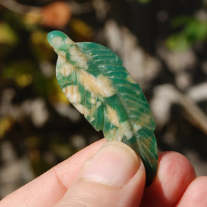 Green Sakura Flower Agate Crystal Feather Carving