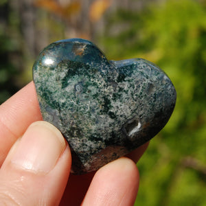 Moss Agate Crystal Heart Palm Stone