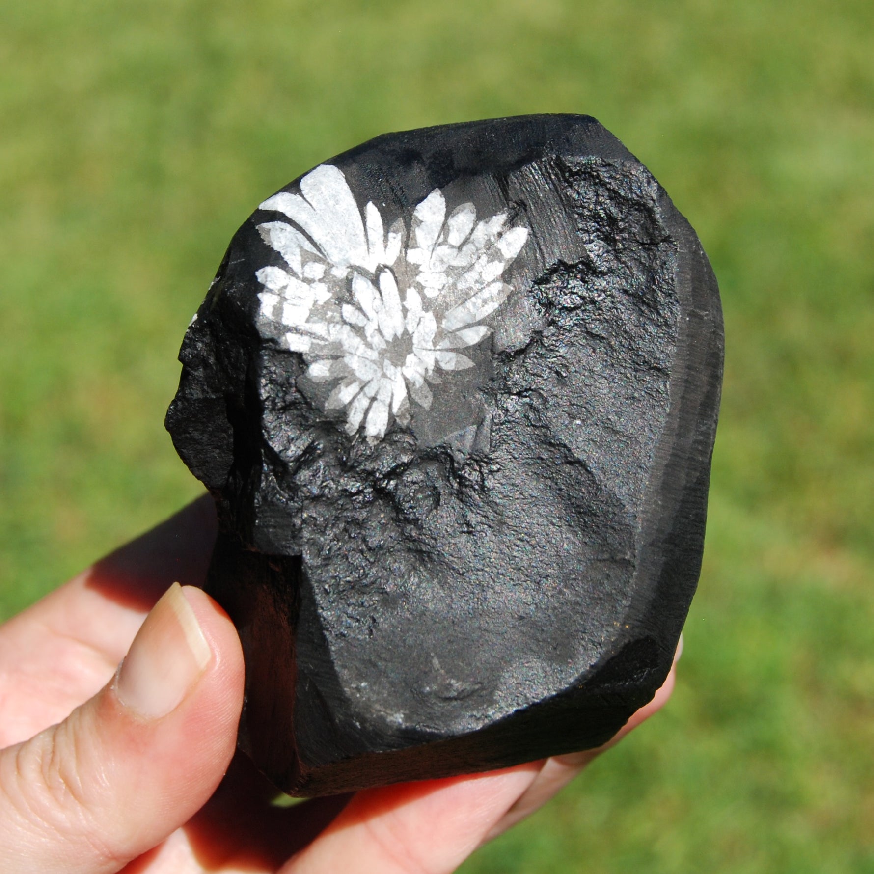 Chrysanthemum Stone Crystal Freeform Tower with Multiple Flowers