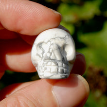 Load image into Gallery viewer, ONE 1in Mini Howlite Crystal Skull
