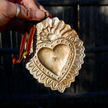 Load image into Gallery viewer, Gratia Sacred Heart Ex Voto Milagro
