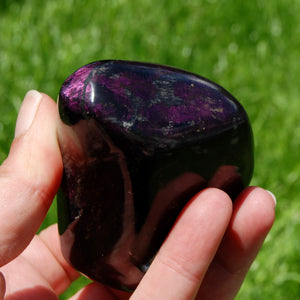 Polished Purpurite Crystal Palm Stone, Flashy Polished Heterosite , Namibia