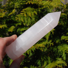 Load image into Gallery viewer, Mangano Calcite Crystal Tower
