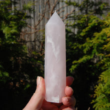 Load image into Gallery viewer, Mangano Calcite Crystal Tower
