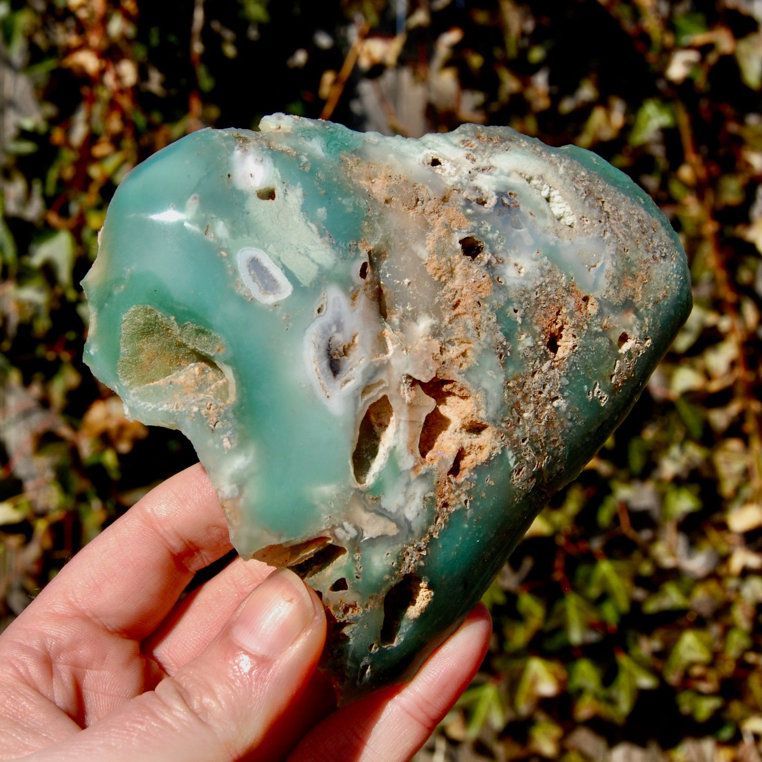 Mtorolite crystal, chrome chalcedony