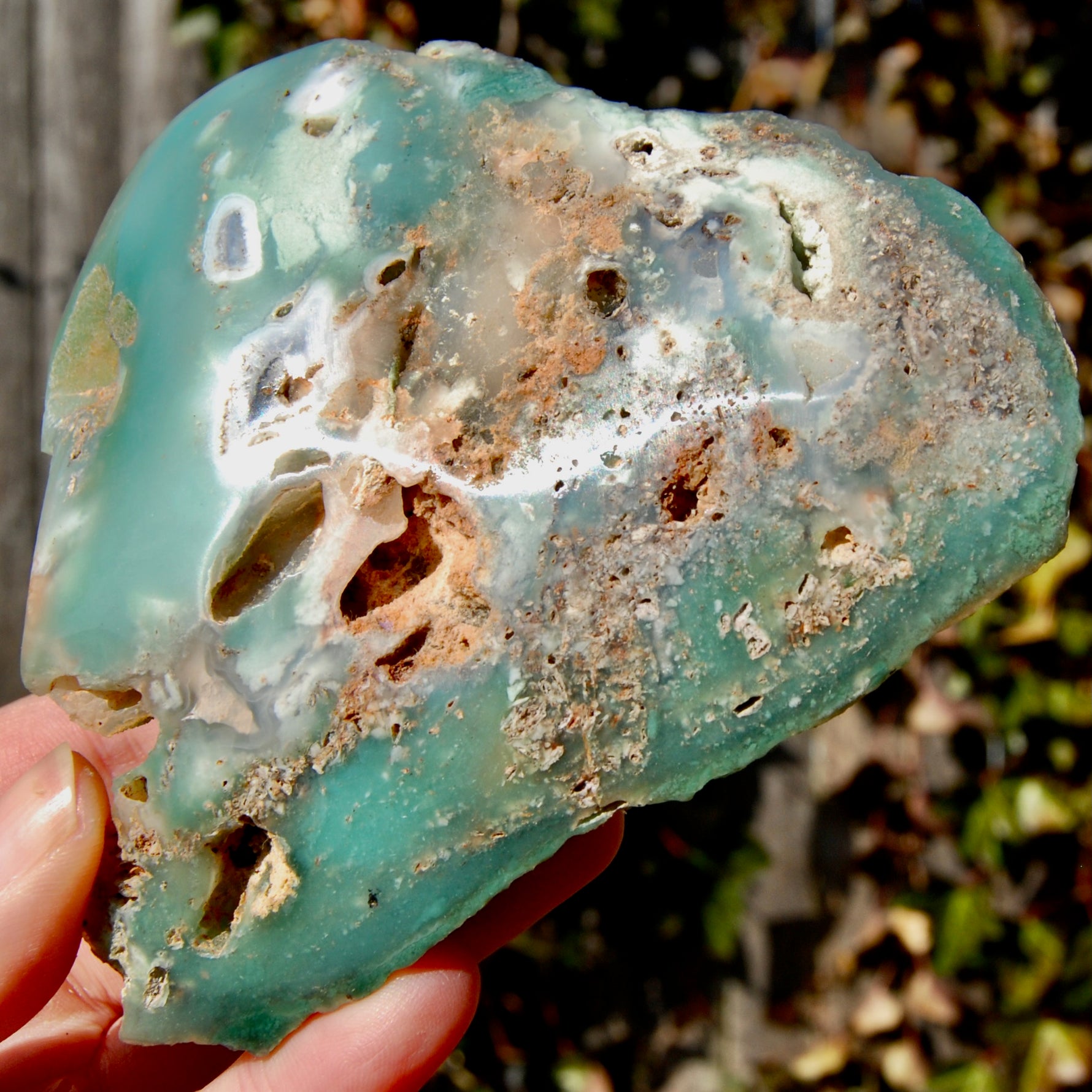 Mtorolite crystal, chrome chalcedony