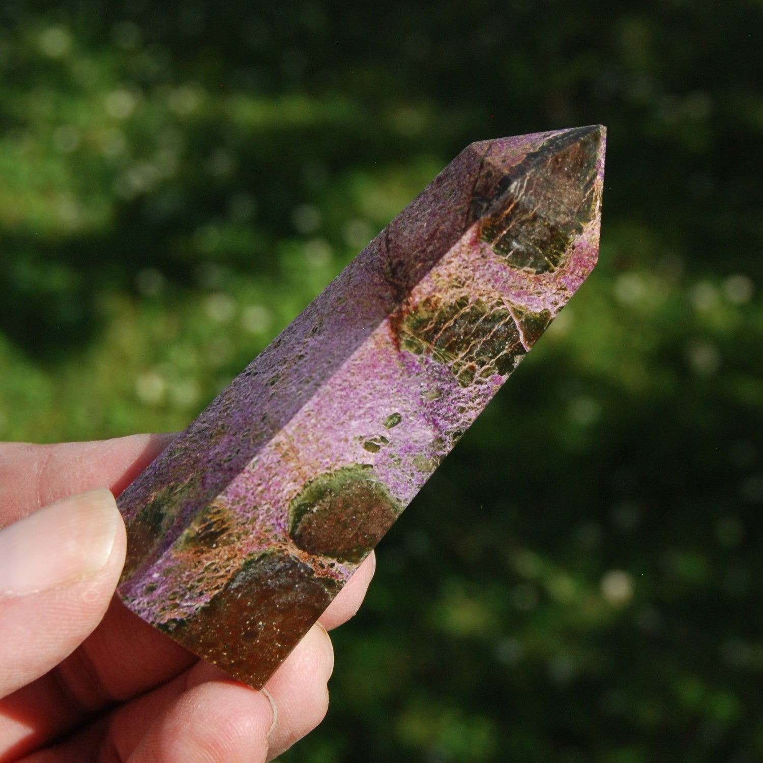 Atlantasite crystal tower, Atlantisite Stichtite Serpentine Crystal Tower