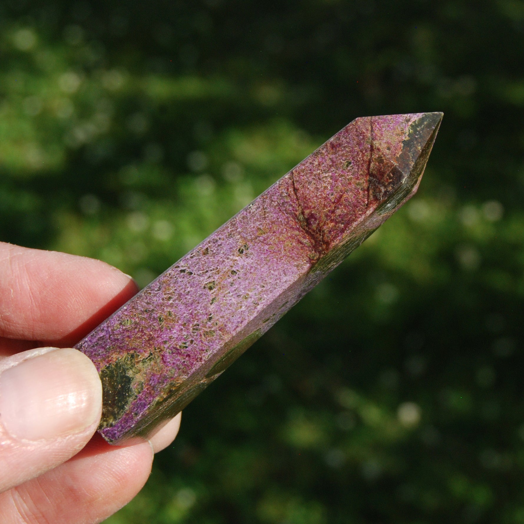 Atlantasite crystal tower, Atlantisite Stichtite Serpentine Crystal Tower