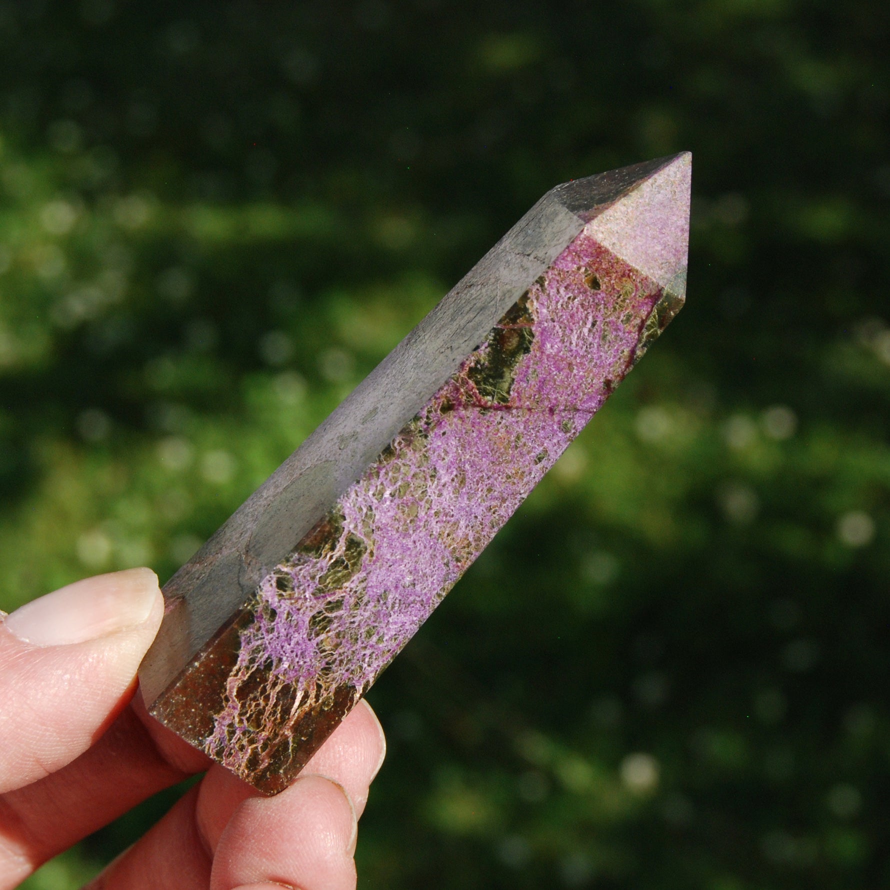Atlantasite crystal tower, Atlantisite Stichtite Serpentine Crystal Tower