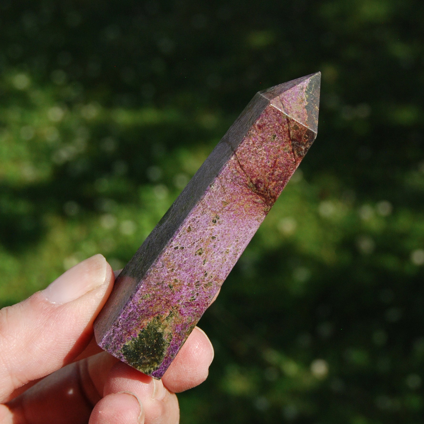 Atlantasite crystal tower, Atlantisite Stichtite Serpentine Crystal Tower