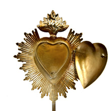 Load image into Gallery viewer,  Sacred Heart Ex Voto Locket on Stand
