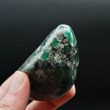 Load image into Gallery viewer, African Emerald Crystal Freeform, Zimbabwe e5
