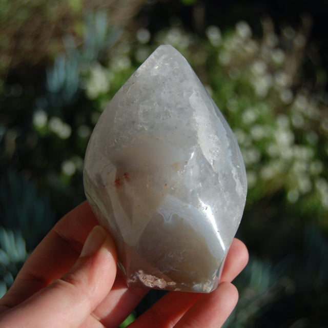 For your consideration is this beautiful carved and polished Orca Agate flame from Madagascar. This beauty weighs 358 grams and measures 3.75 inches tall. It is self standing.  Orca Agate is a stone of communication and truth. It is grounding and improves self esteem. A peaceful and soothing stone that holds the energy of the Ocean.  Chakra: Throat and Root.