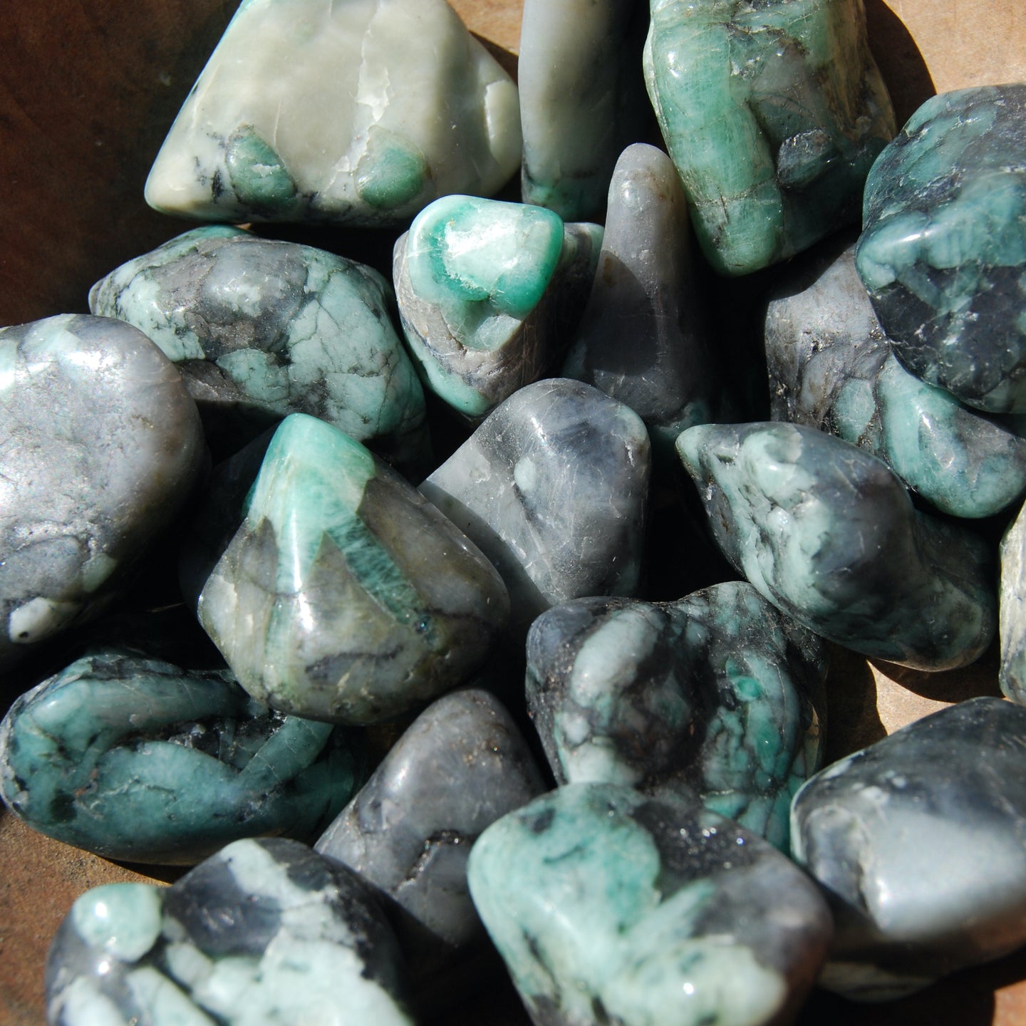  Jumbo Emerald Crystal Tumbled Stones