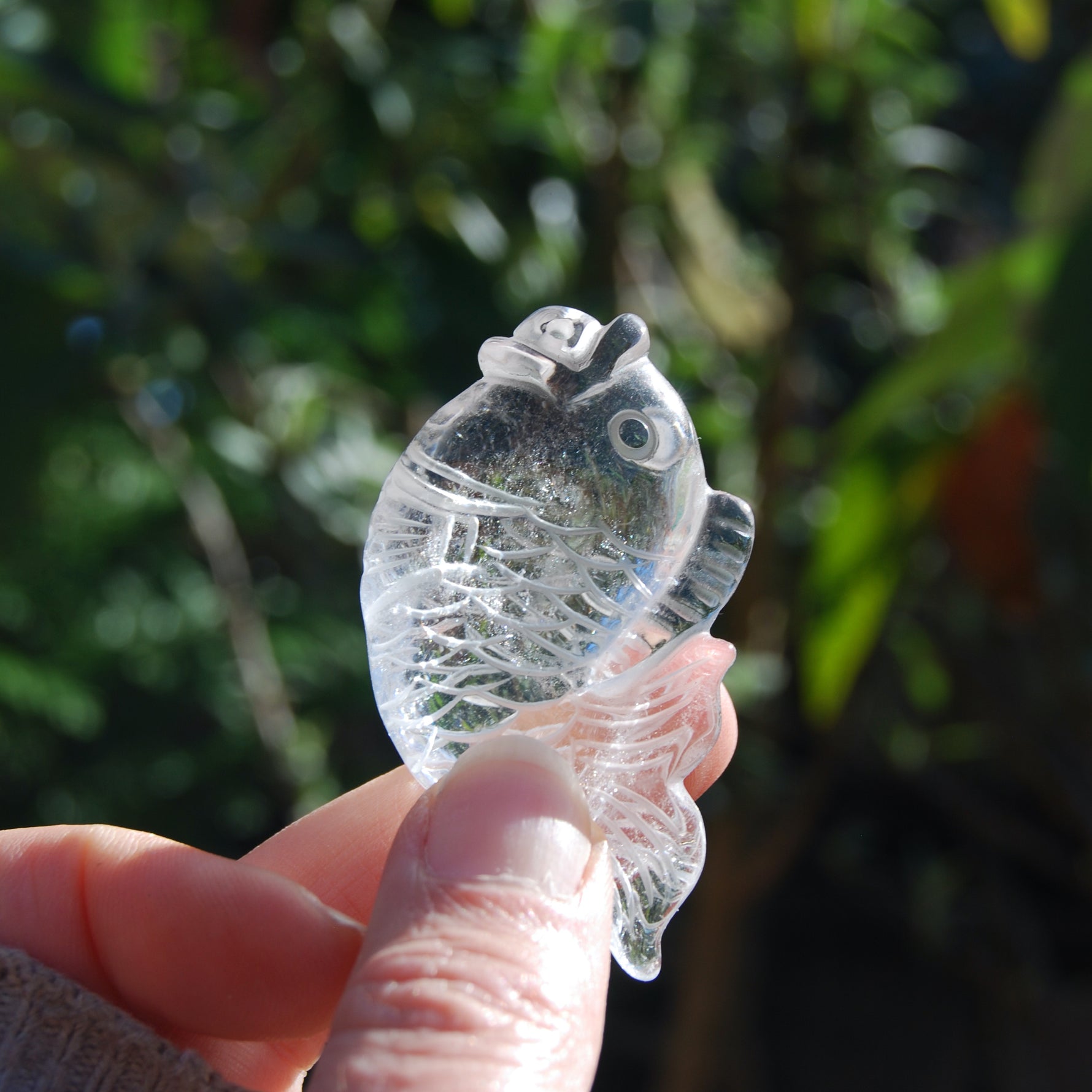 AAA Clear Quartz Carved Crystal Fish Good Luck Pearl