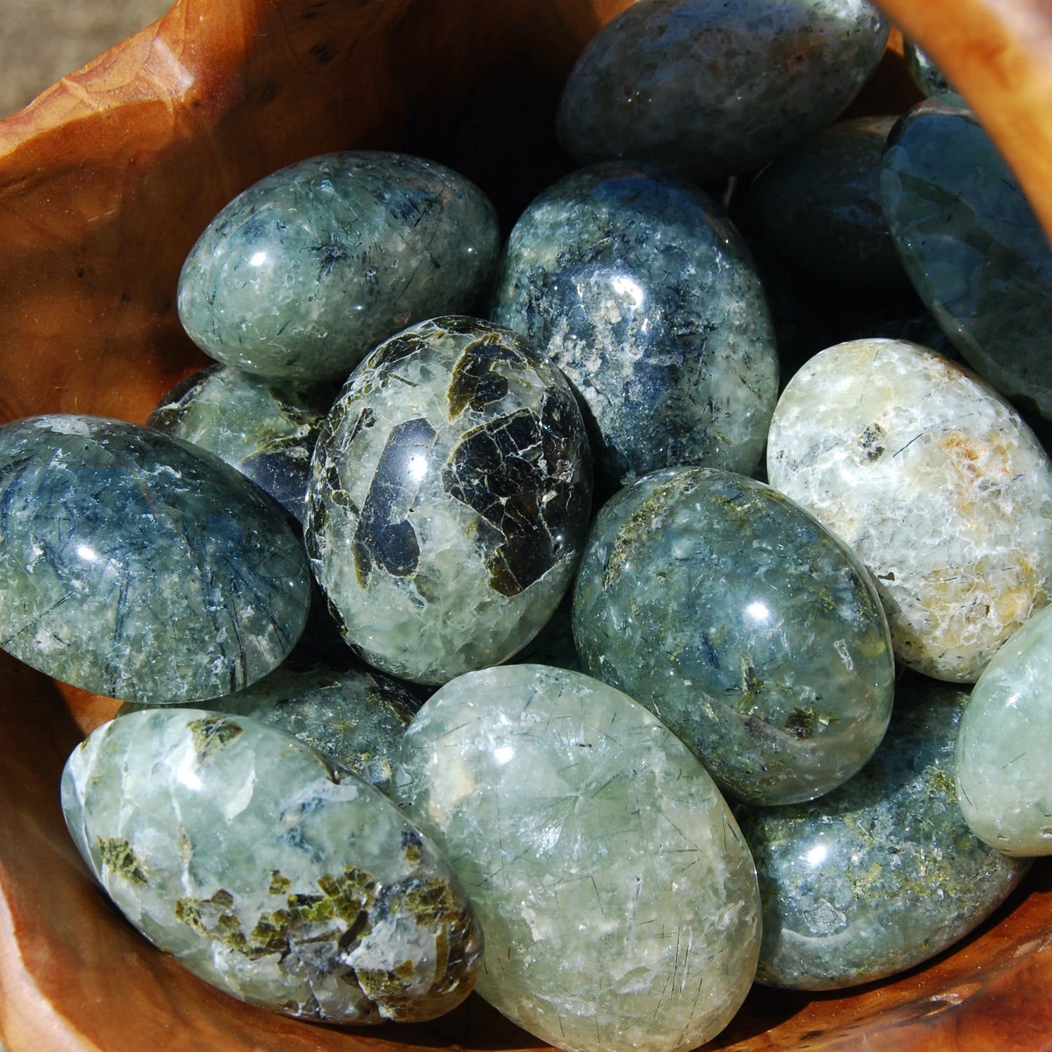Prehnite, Prehnite Epidote Crystal Palm Stone